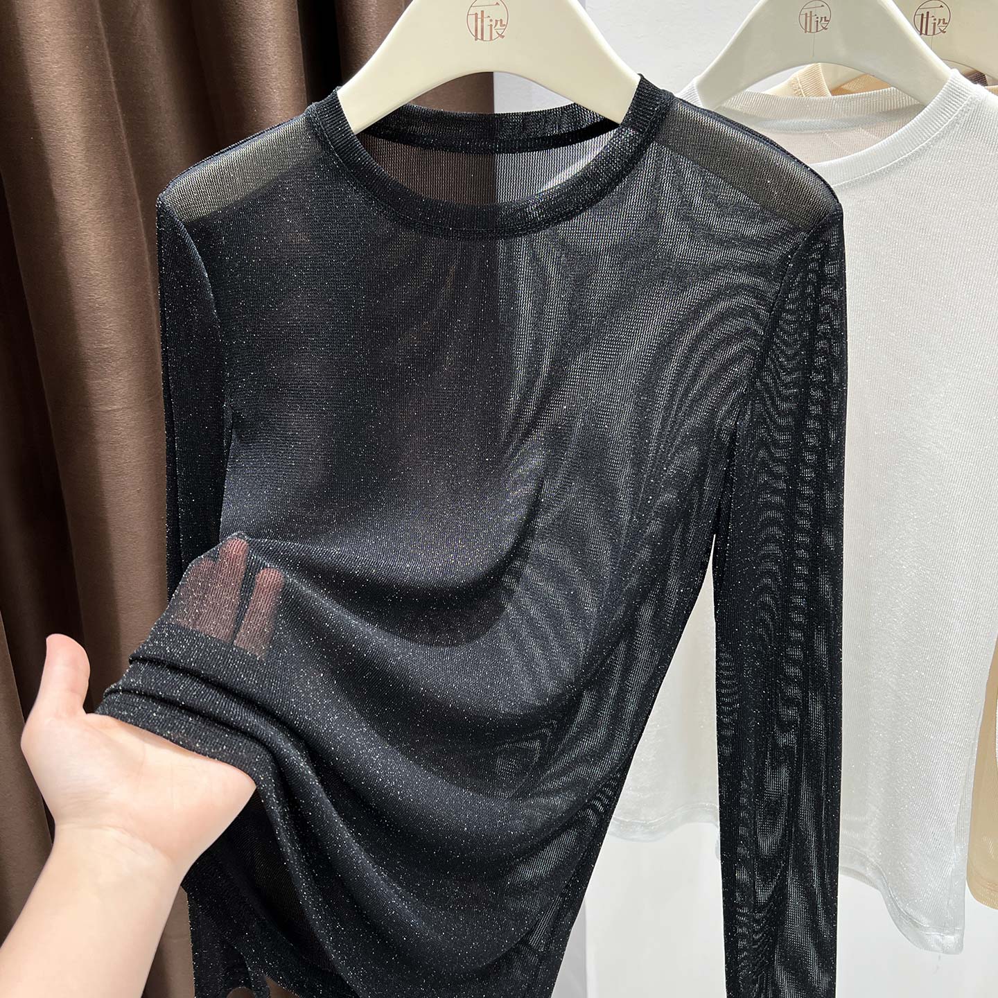 黑色时髦感圆领网纱T恤女秋冬新款性感透视银线上衣叠穿轻薄小衫