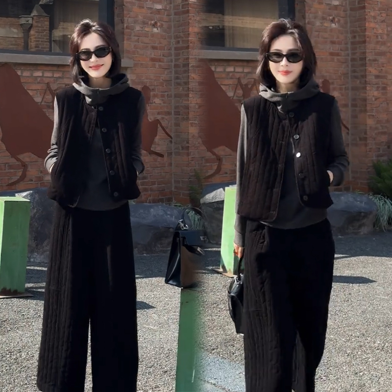 2025秋冬新款时尚显瘦气质网红高档套装女高级百搭宽松大码三件套