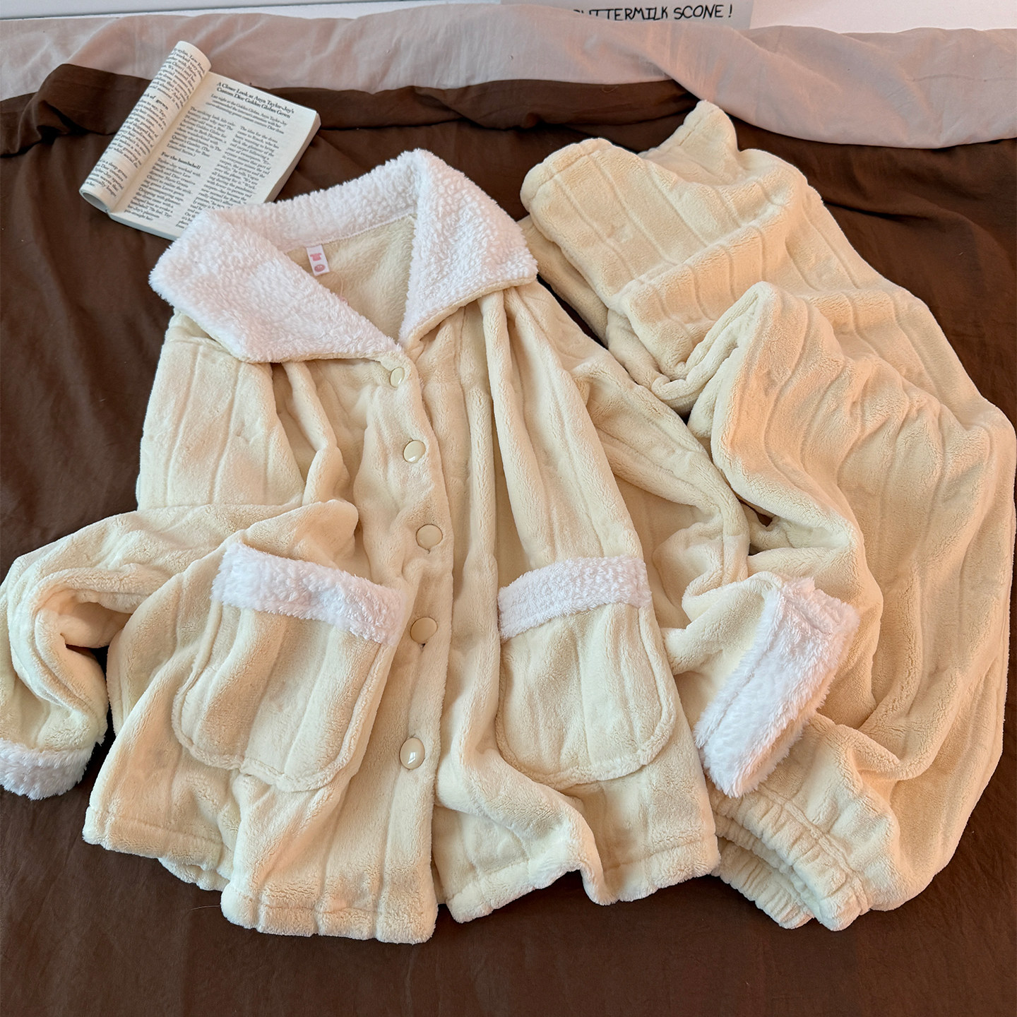 2025年秋冬季新款加绒加厚睡衣女法兰绒开衫保暖黄色珊瑚绒家居服