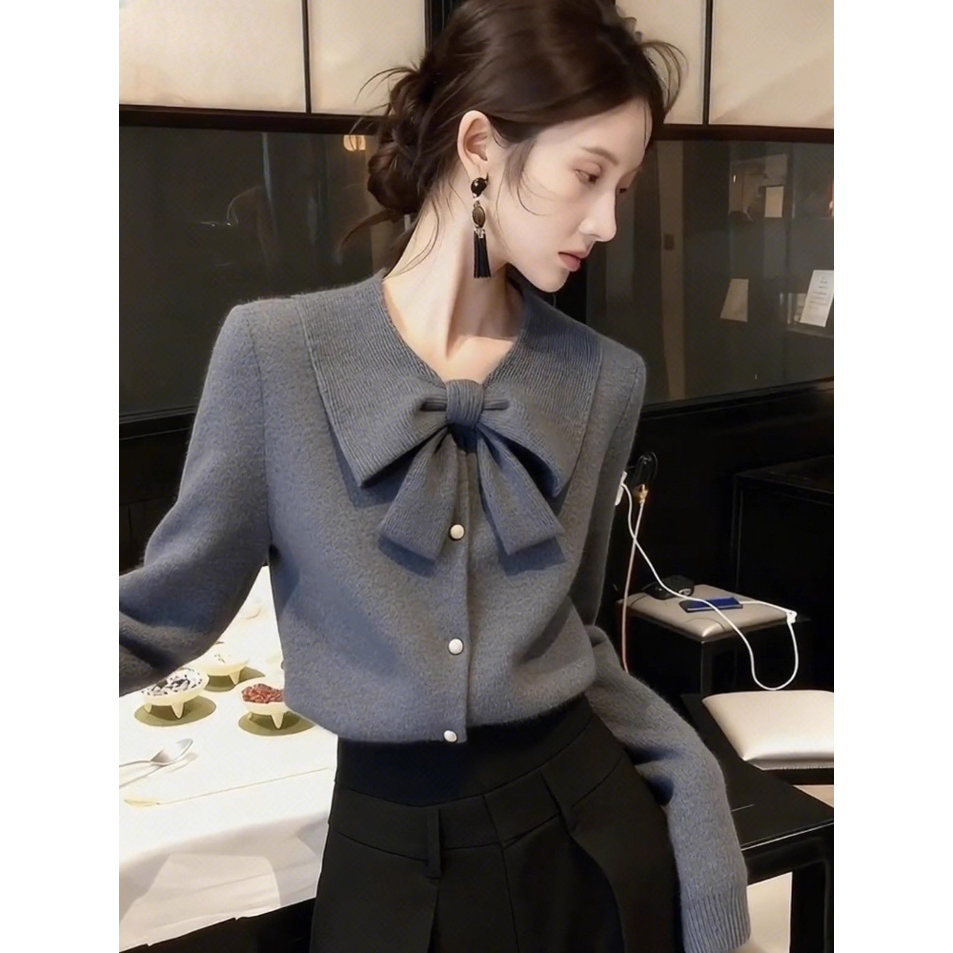 灰色蝴蝶结针织衫女2025冬季小众不撞款独特漂亮轻熟气质内搭毛衣