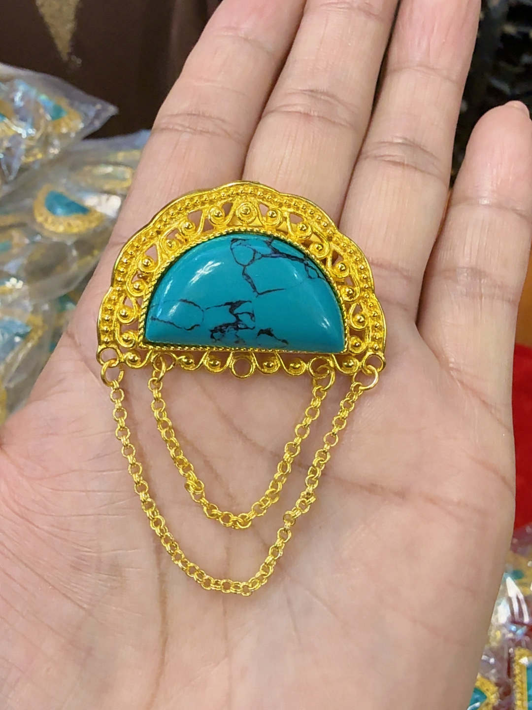 钛钢胸针 精致松松胸针高级上档次