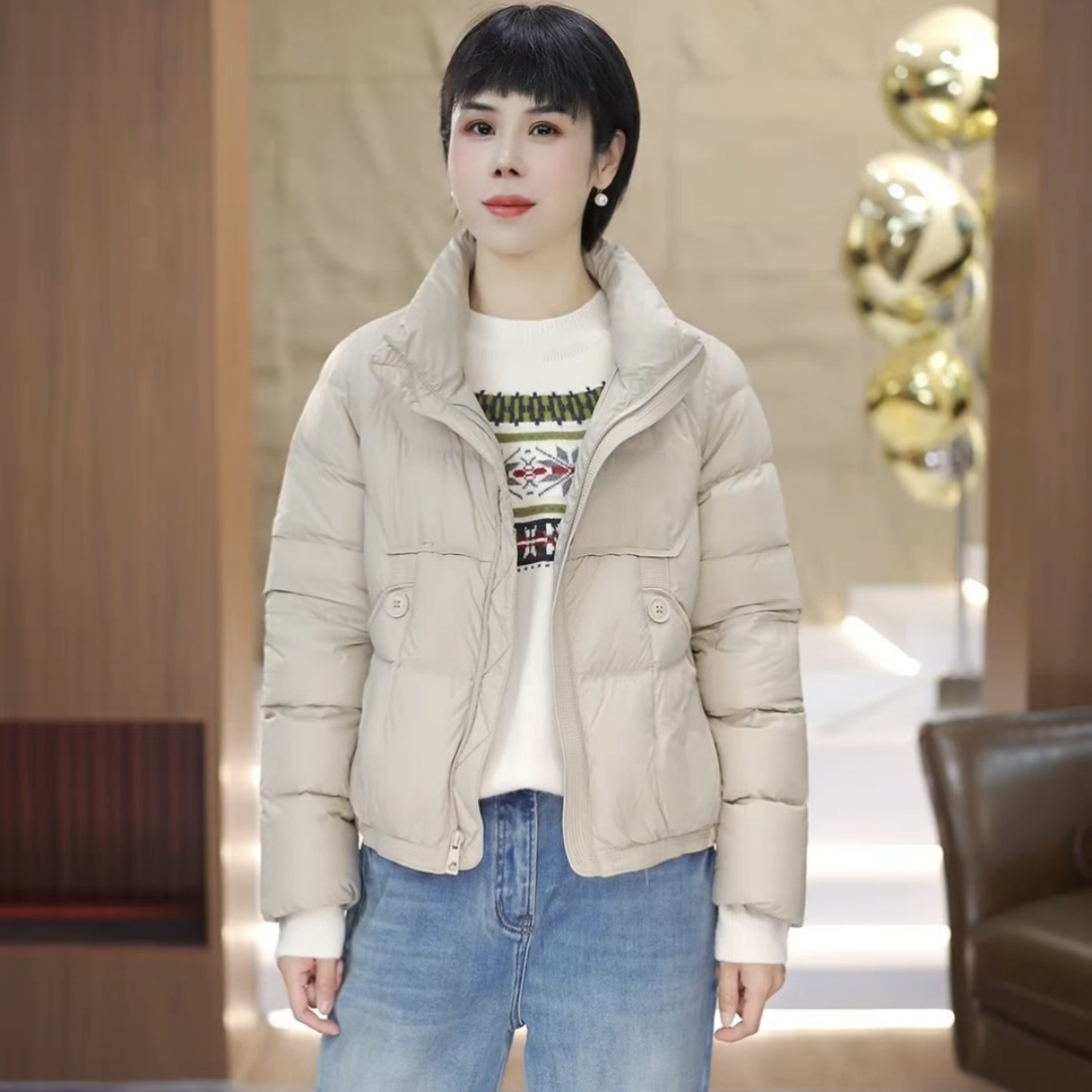 【渲渲推荐】QQ-603冬季时尚纽扣设计感羽绒服