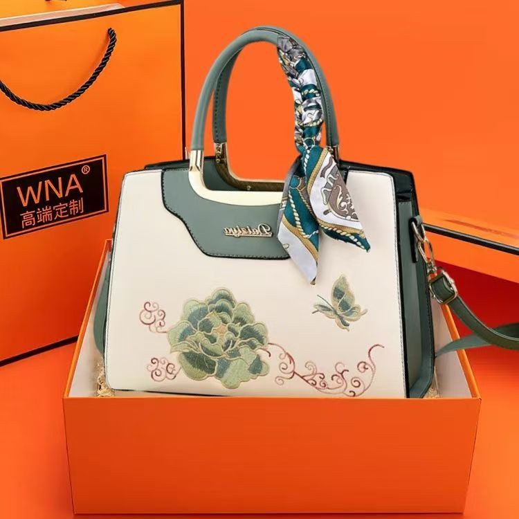 母亲节国风刺绣礼物包包女2025新款大气妈妈包中年女包斜挎手提包