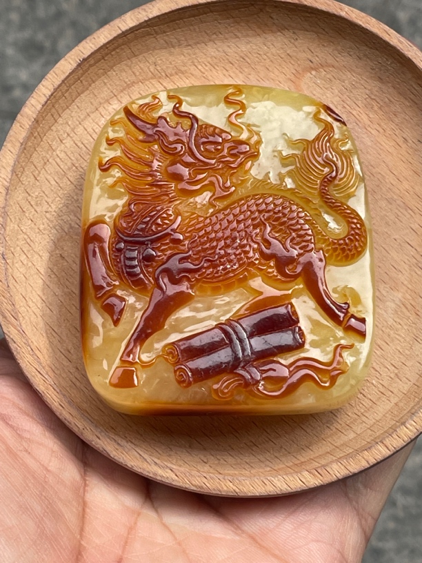 蜜蜡吊坠麒麟挂坠方牌护身符克重58.31g尺寸63.1/55/20.9㎜