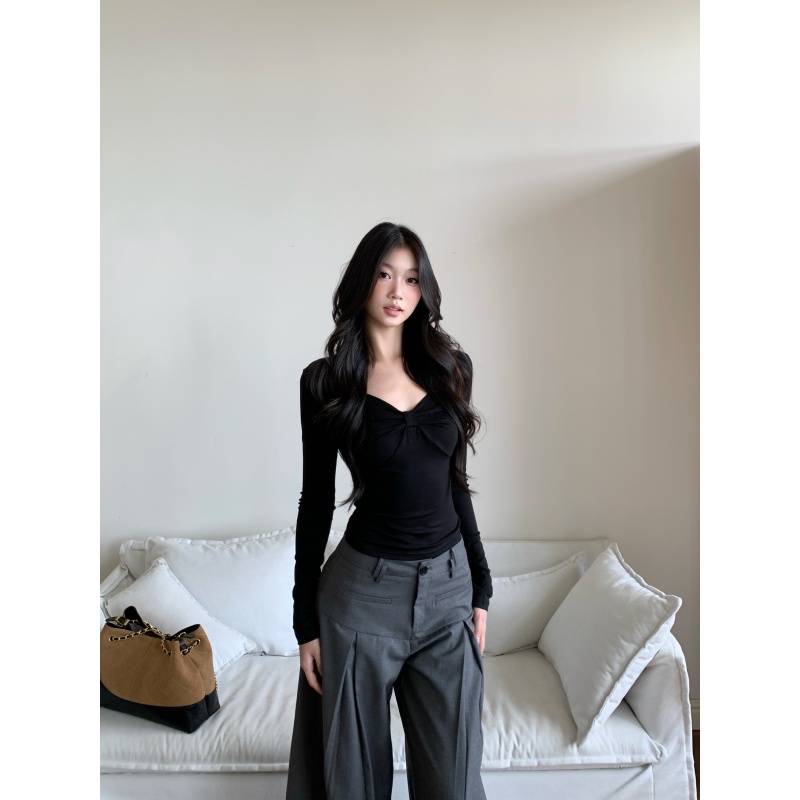 withmin凉皮 黑色设计感正肩V领T恤长袖打底上衣女2523912现货