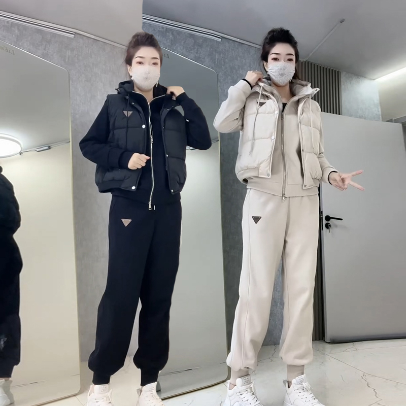 冬季加厚保暖洋气休闲三件套68156新款网红连帽开衫卫衣套装+马夹