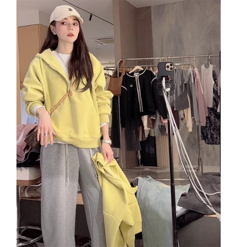 春秋半拉链慵懒chic连帽卫衣女2025年新款爆款时尚减龄拉链短外套