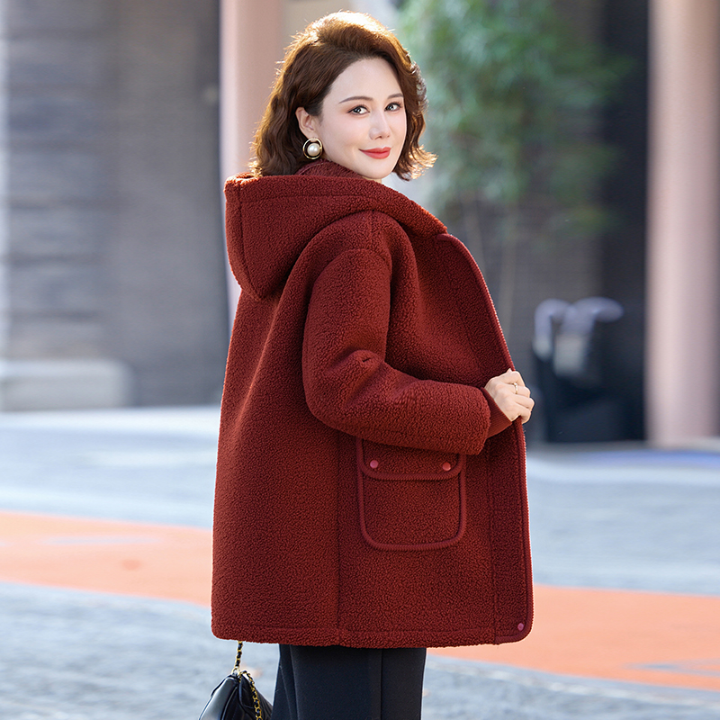 中老年女装时尚风连帽加绒加厚外套妈妈装冬季颗粒绒保暖老人衣服