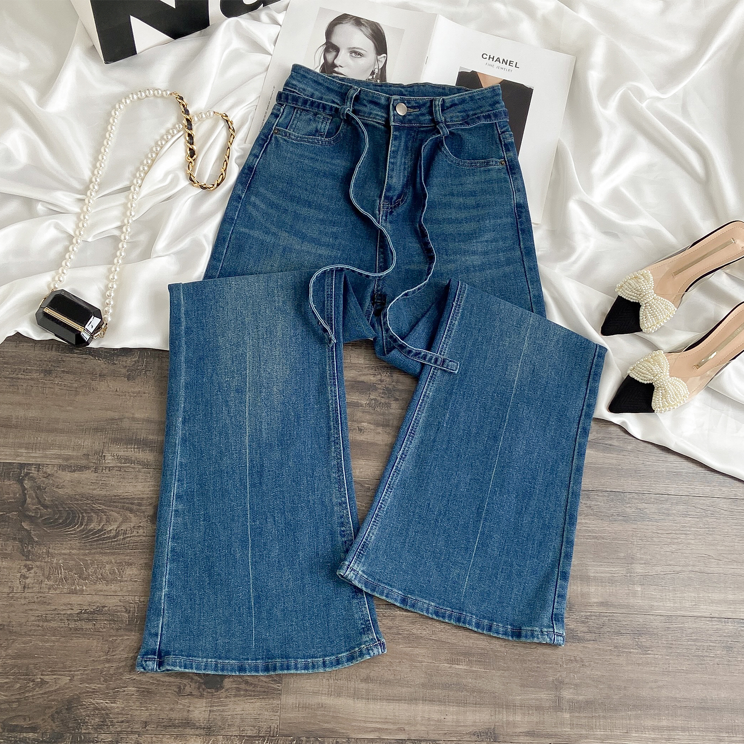 复古蓝高腰微喇牛仔裤女秋冬2025年新款爆款显瘦弹力加绒大喇叭裤