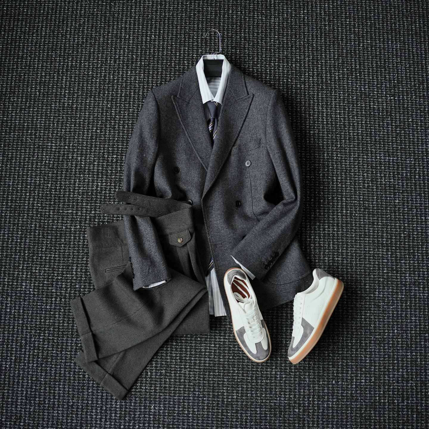 CssuGent 那不勒斯皇后高定 50%羊毛戗驳领双排扣西服男复古外套