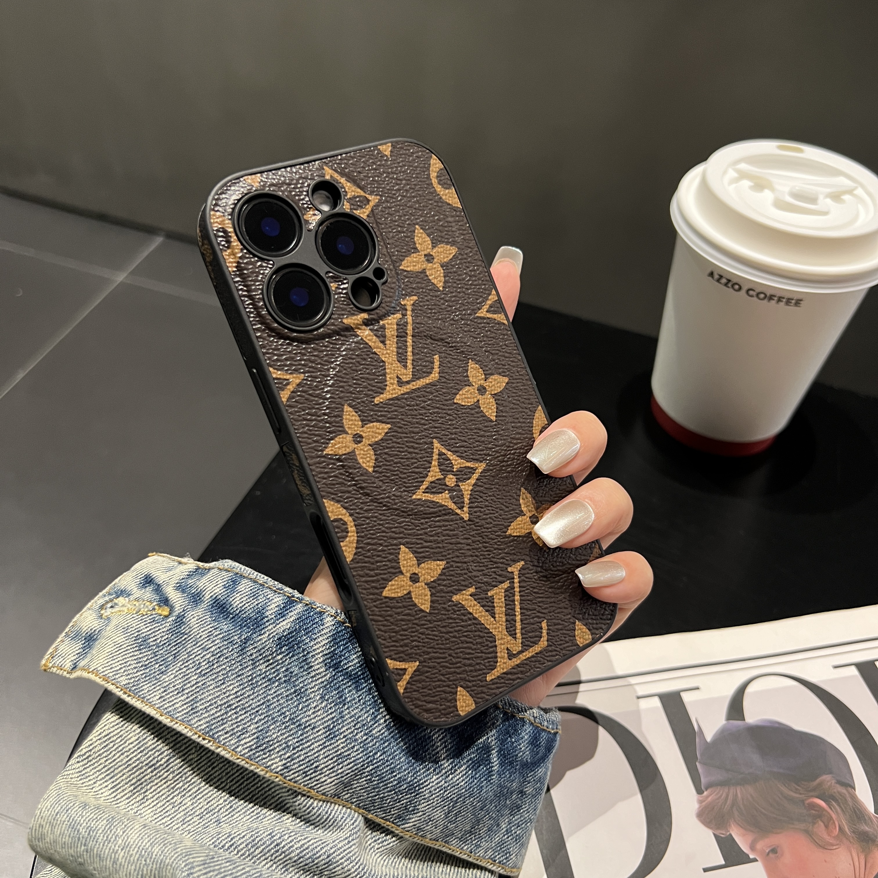 适用iPhone16max手机壳高档皮质磁吸款复古老花15磁吸手机壳