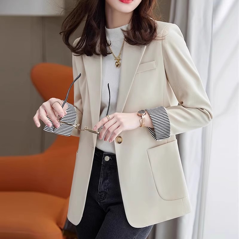 小个子杏色西装外套女春秋季2025新款韩版高级感炸街休闲西服上衣