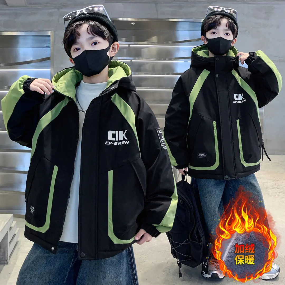 男童冬季加绒加厚风衣外套新款拼色字母中大童派克服帅气炸街休闲