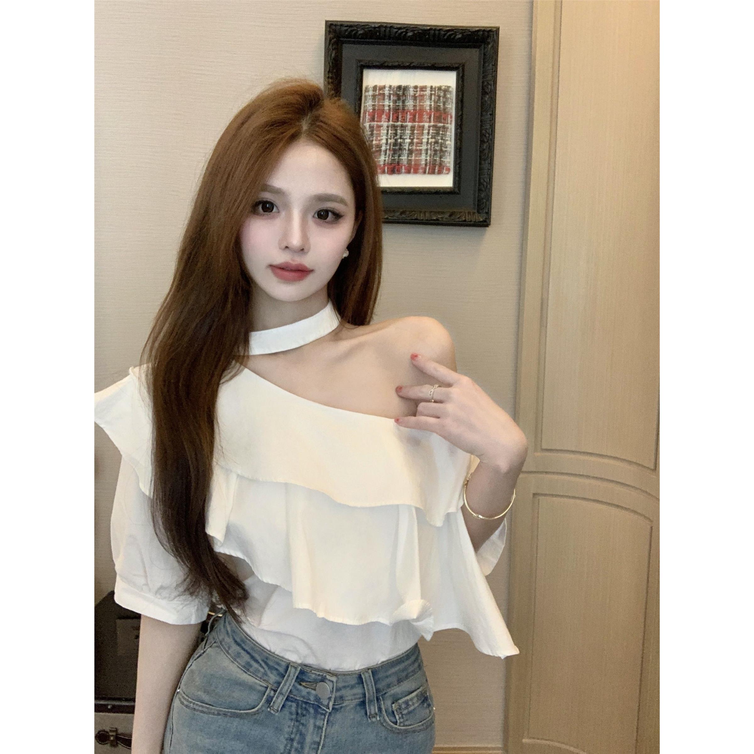 设计感小众挂脖露肩衬衫女春夏季新款一字肩法式小衫短袖上衣