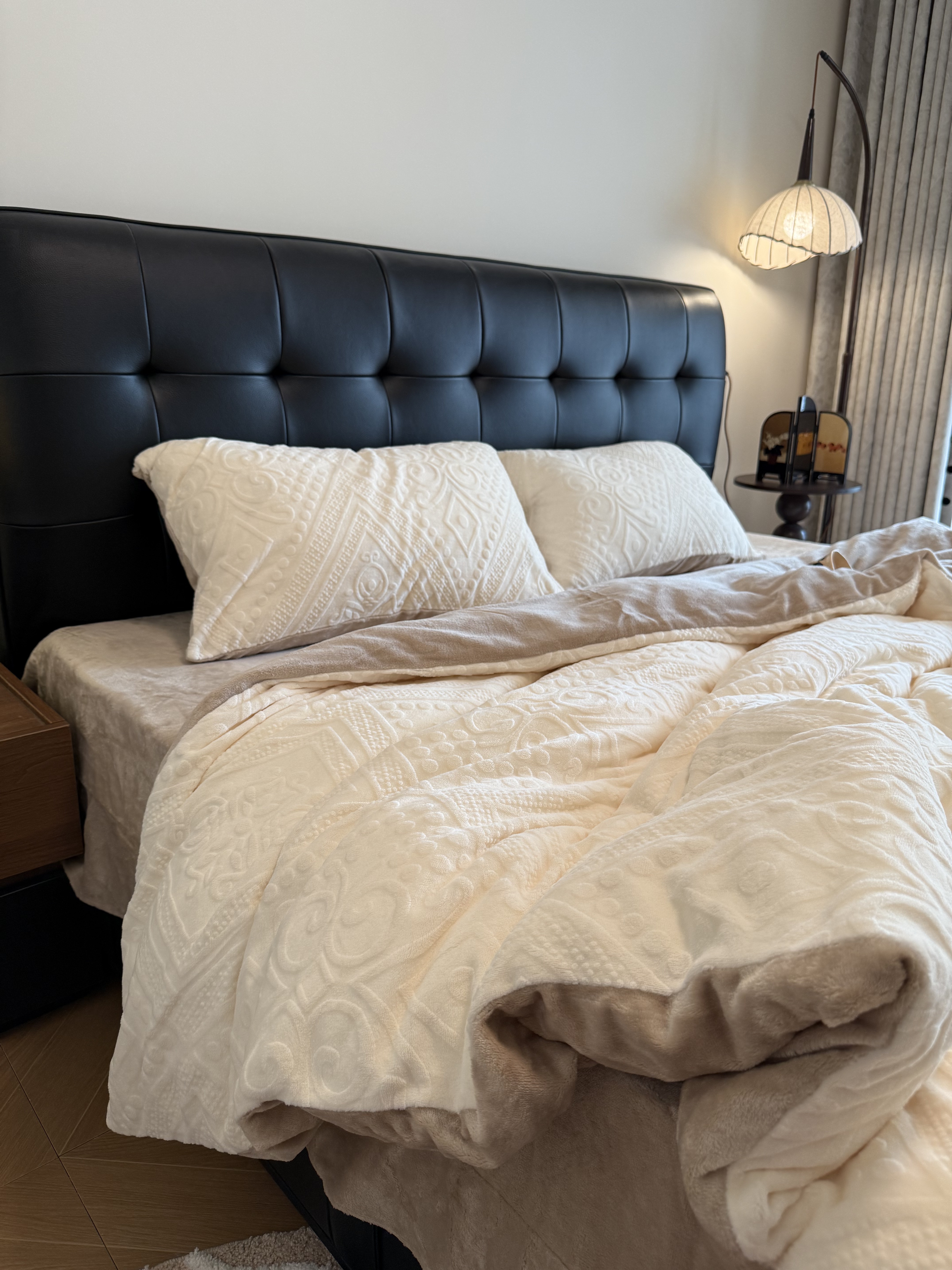 新欧式烂花6D雕花纯色牛奶绒简约款四件套