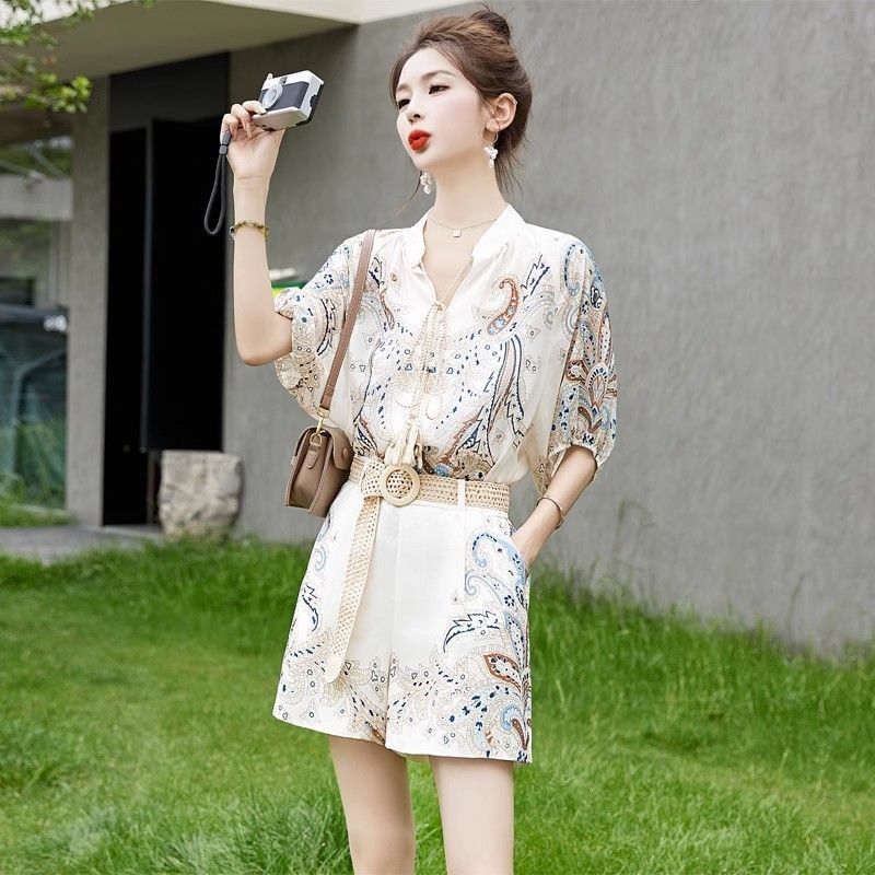 中国风短裤套装女夏装2025新款时尚活泼减龄高级感冰丝休闲两件套