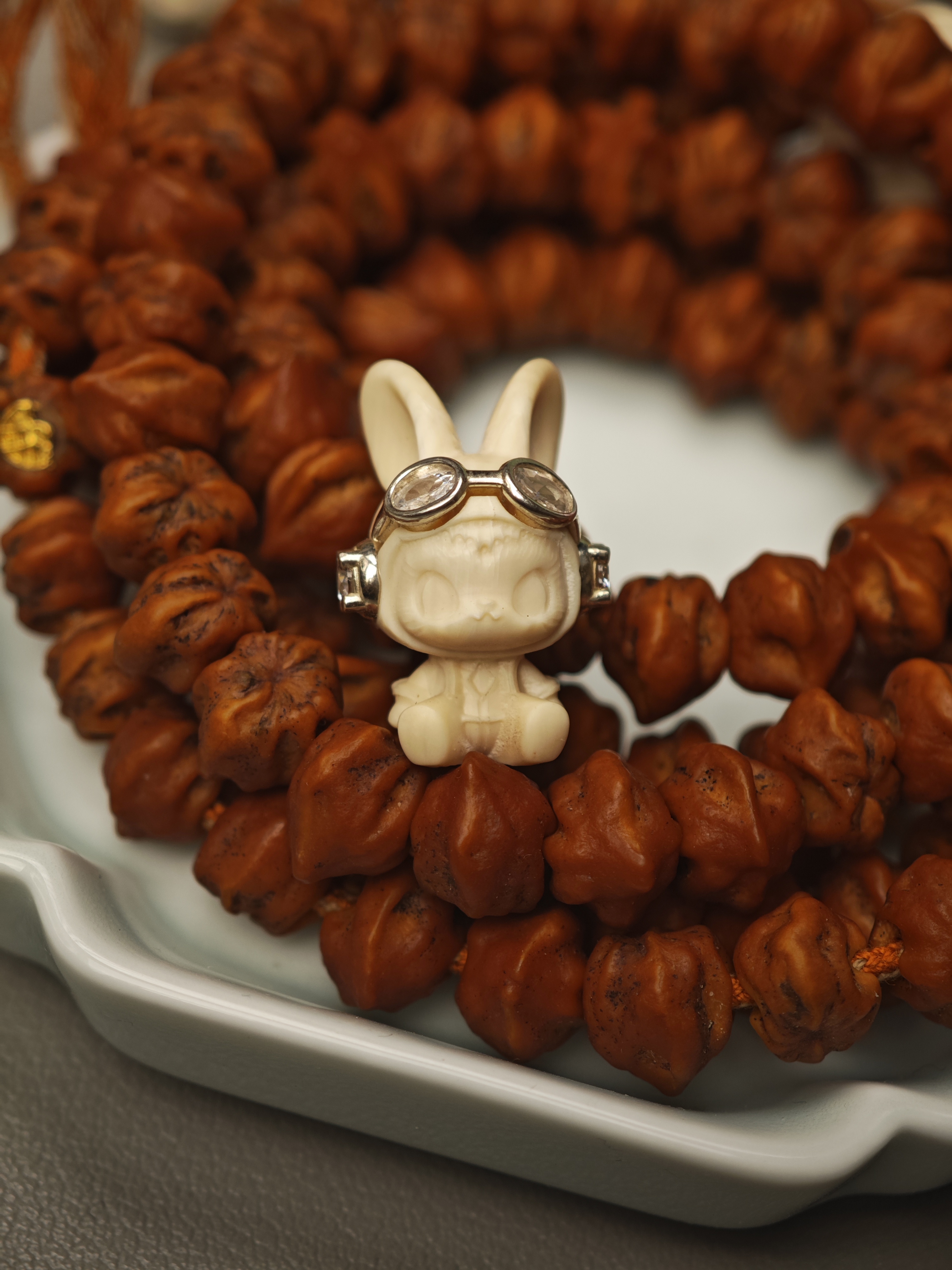 执玩饲灵局  闪耀兔飞行员