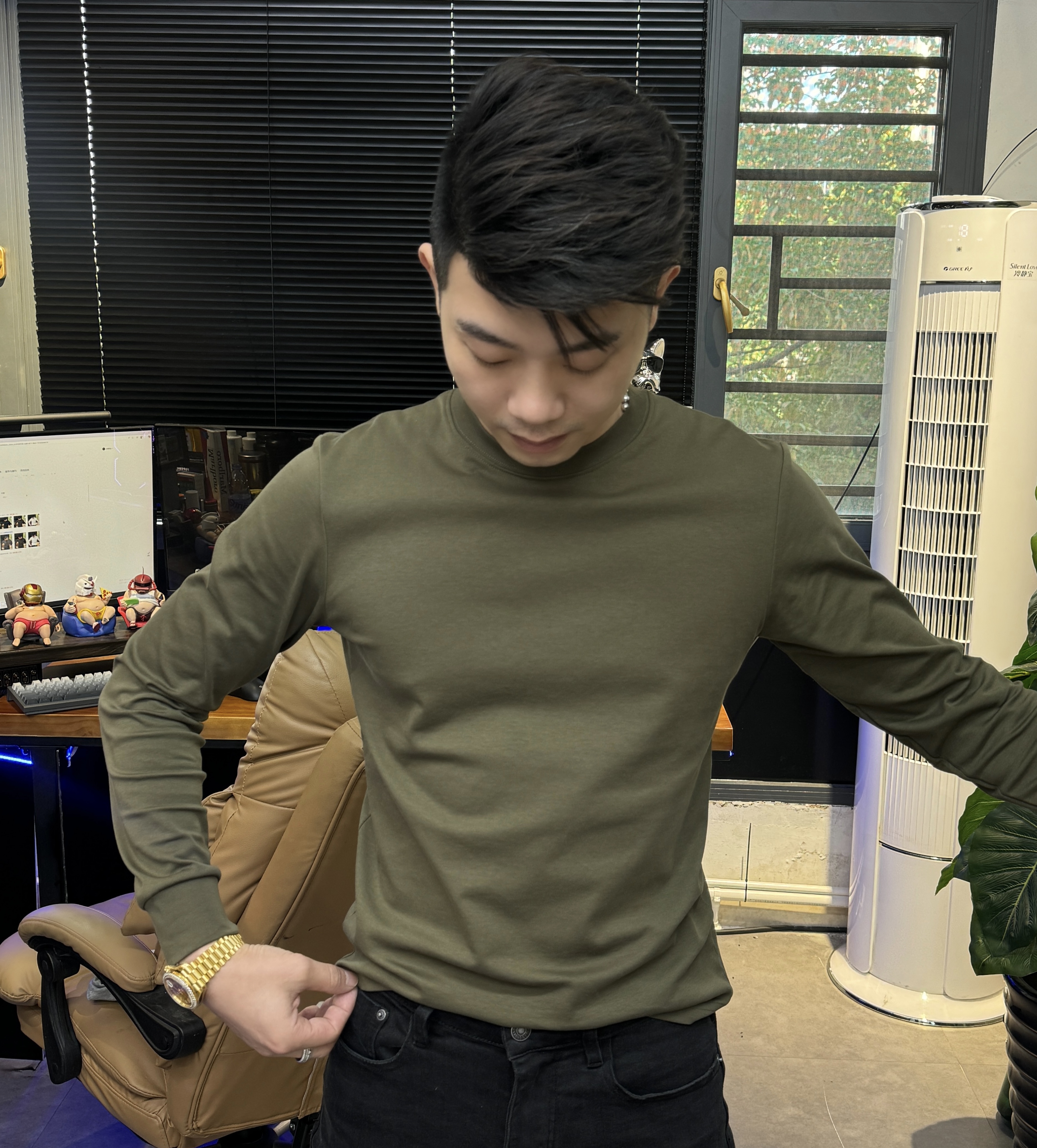 2025年时尚男士长袖纯色男生百搭打底衫简约休闲修身长袖圆领F01