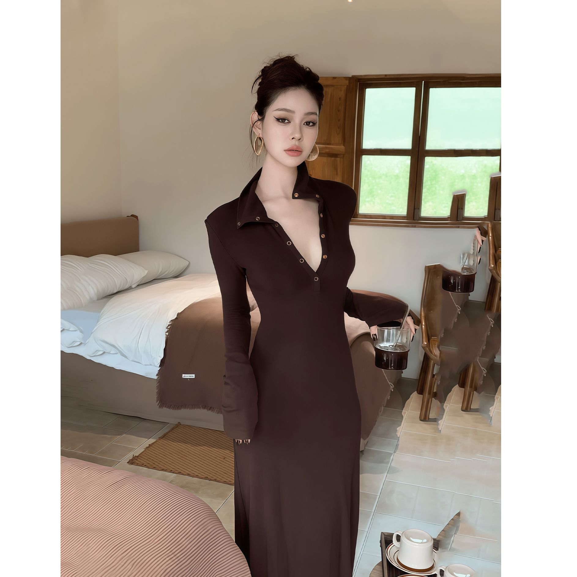 纯欲辣妹高领长袖连衣裙女2025早秋新款修身显瘦高级感包臀裙长裙