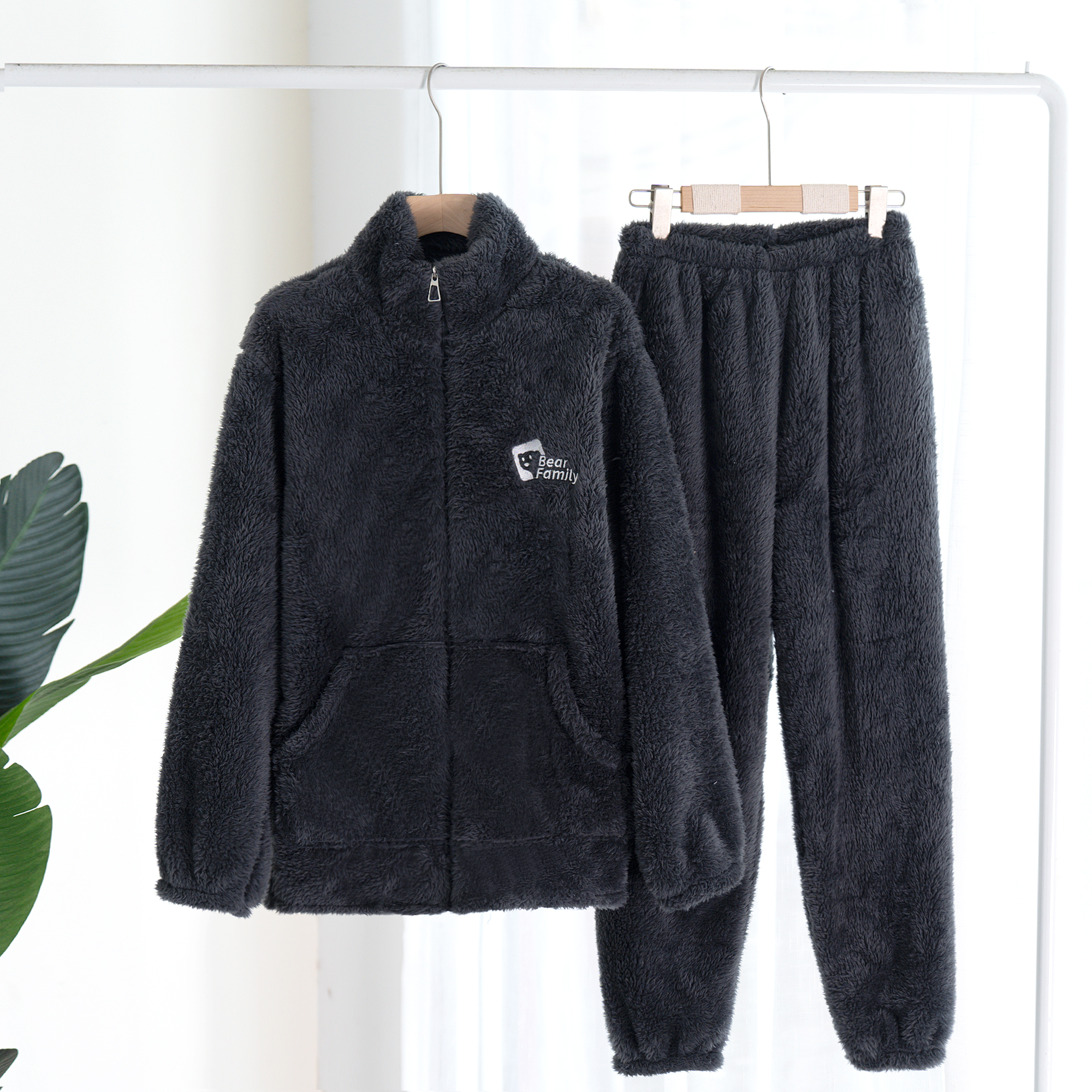 睡衣男家居服牛奶绒珊瑚绒法兰绒保暖加绒长袖舒适男士秋冬季宽松