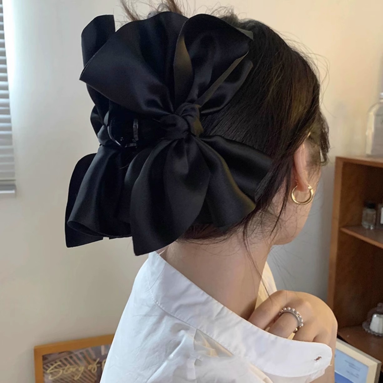 复古法式赫本风缎面蝴蝶结抓夹发夹气质后脑勺鲨鱼夹新款个性发饰