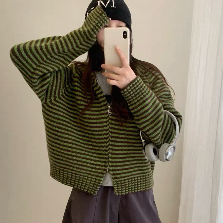佳-撞色细条纹彩线针织开衫2025秋冬新款双拉链连帽毛衣外套短款