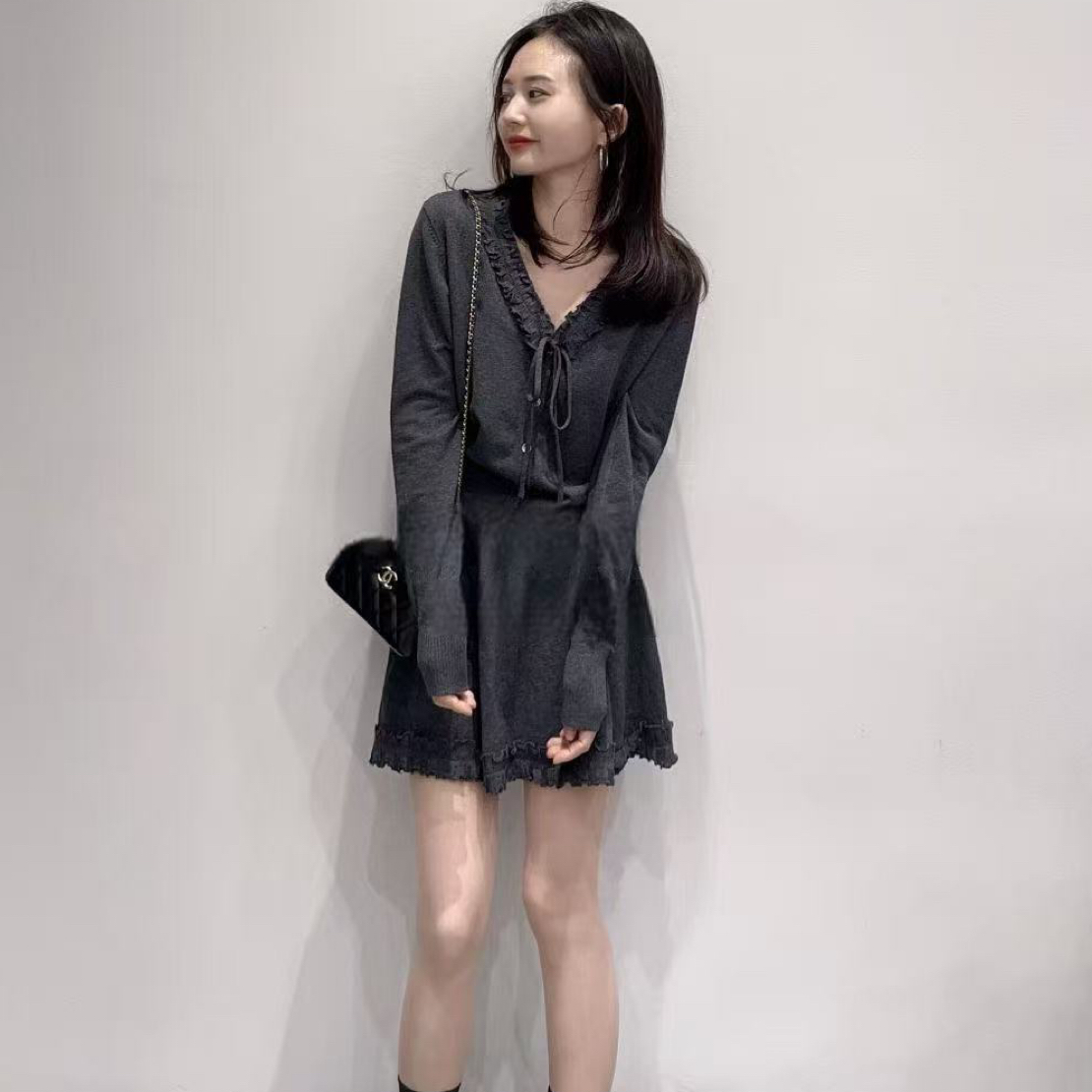 2025秋季新款韩系少女感复古系带针织开衫短裙显瘦皮衣外套三件套