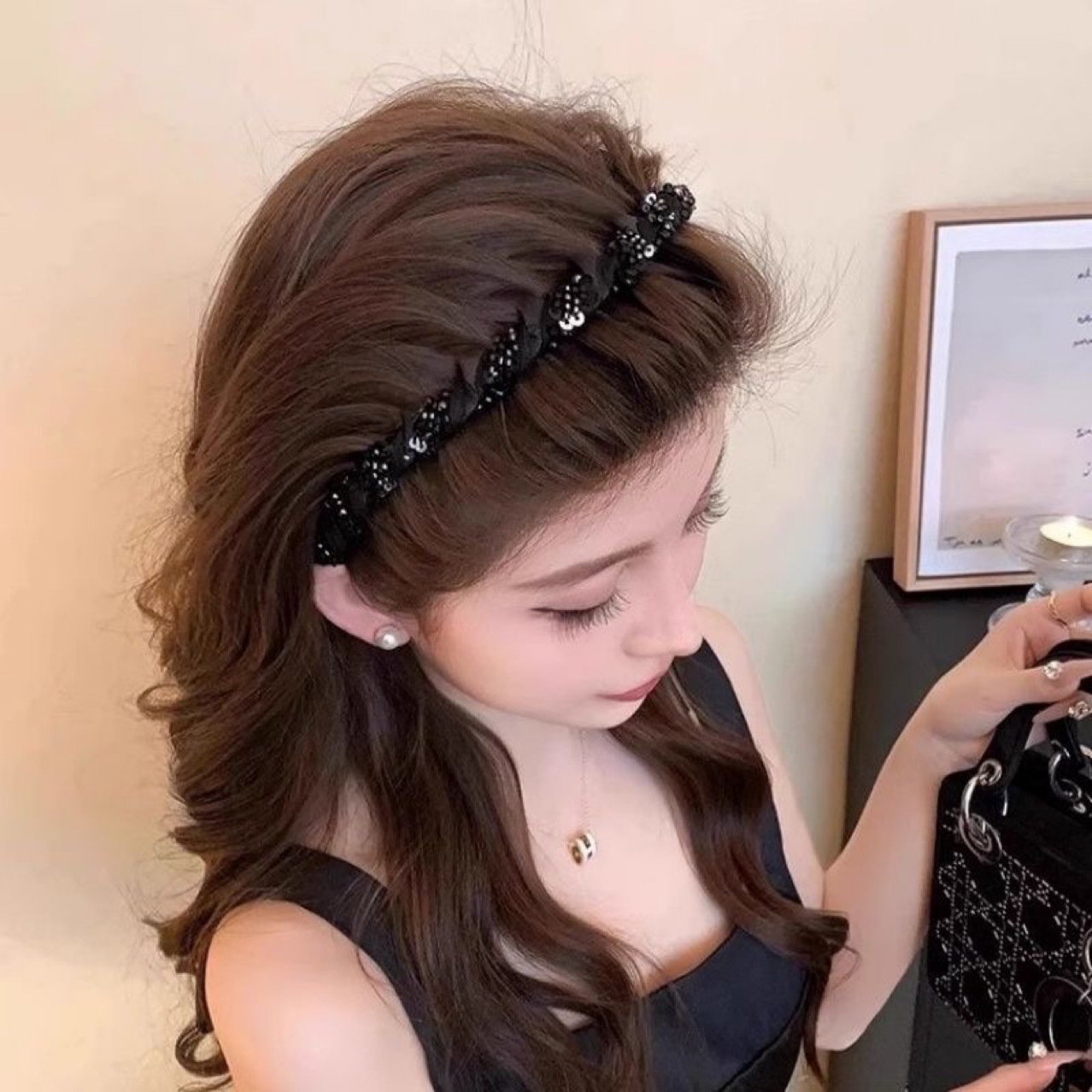 巴黎王妃发箍女2025新款轻奢压发头箍气质小香风串珠缠绕发捆头饰