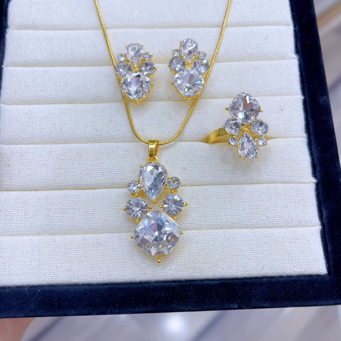 铜合金项链 2101新款三件套首饰耳环项链戒指爆款白搭时尚