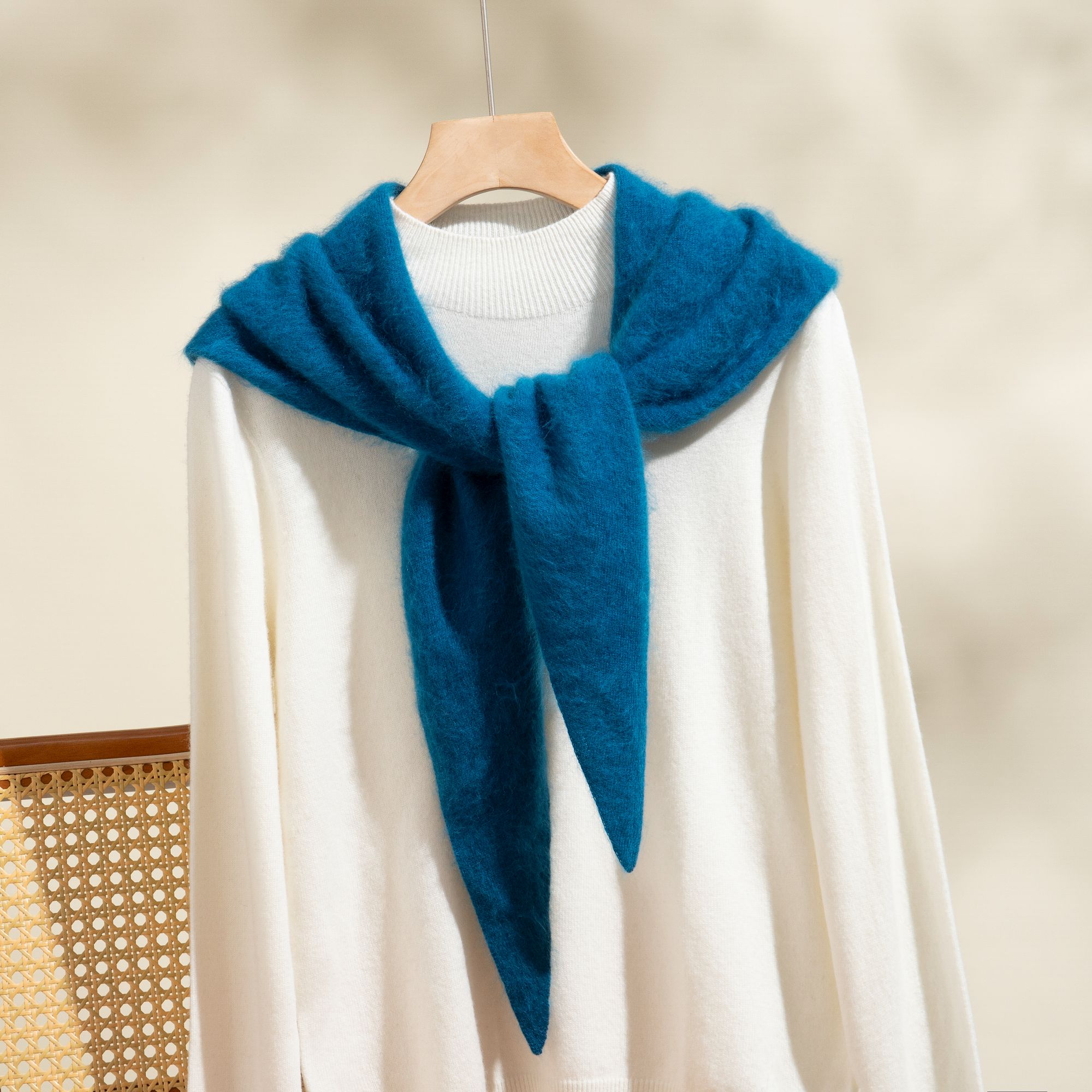 2025新款羊绒女极简风纯色通用保暖不掉色围巾外搭时尚韩版秋冬