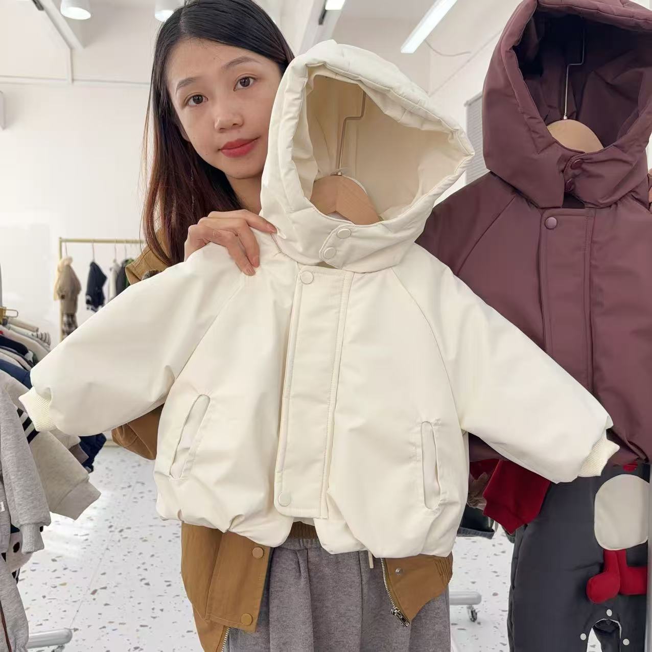 儿童洋气连帽夹棉加厚外套男女童2025冬季宝宝保暖夹克中小童三防