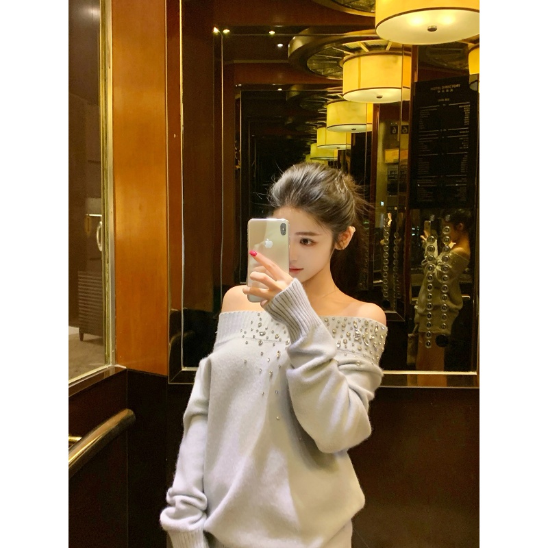 慵懒高级感气质一字肩带钻毛衣女秋冬设计感休闲露肩宽松针织衫潮