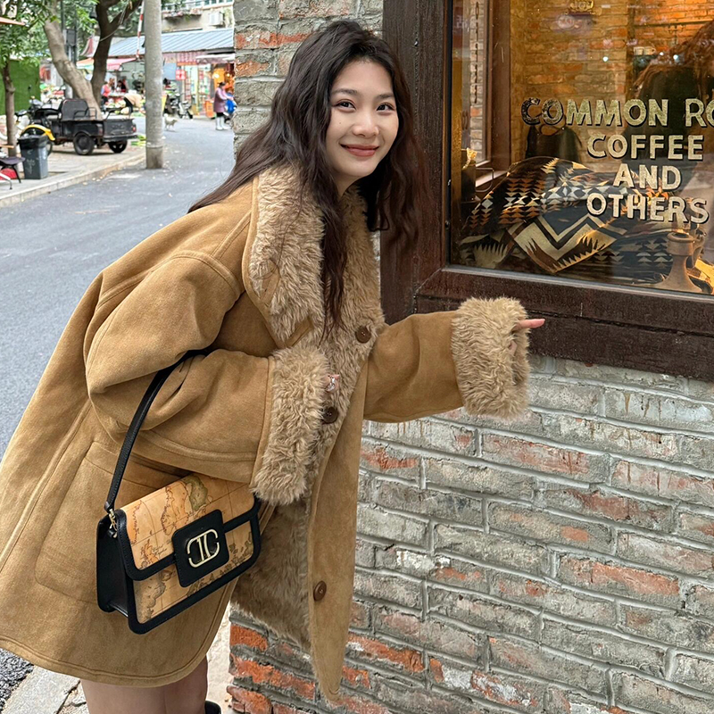 两穿皮毛一体环保羊羔毛机车服女冬季中长款宽松加厚高冷酷飒女装