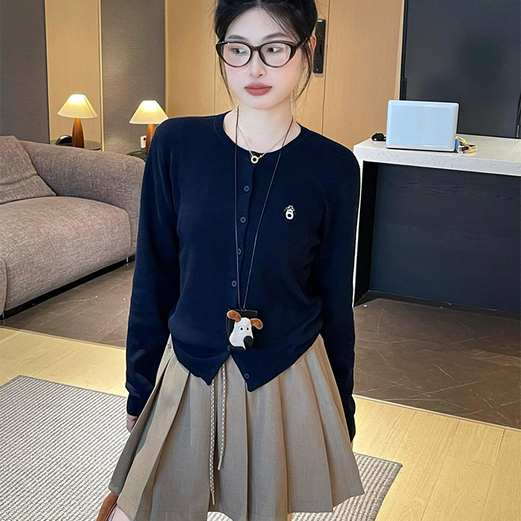 学院风韩系设计感刺绣针织开衫秋季新款女装毛衣气质外套百搭上衣