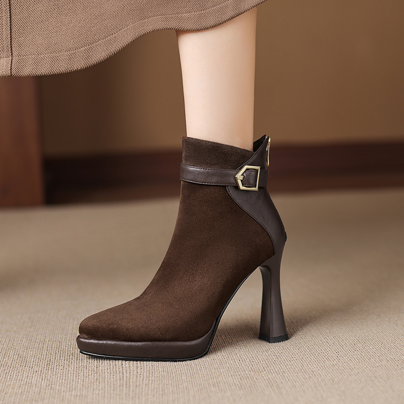 10cm气质尖头超高跟短靴复古粗跟时装靴百搭通勤秋冬单靴高跟鞋