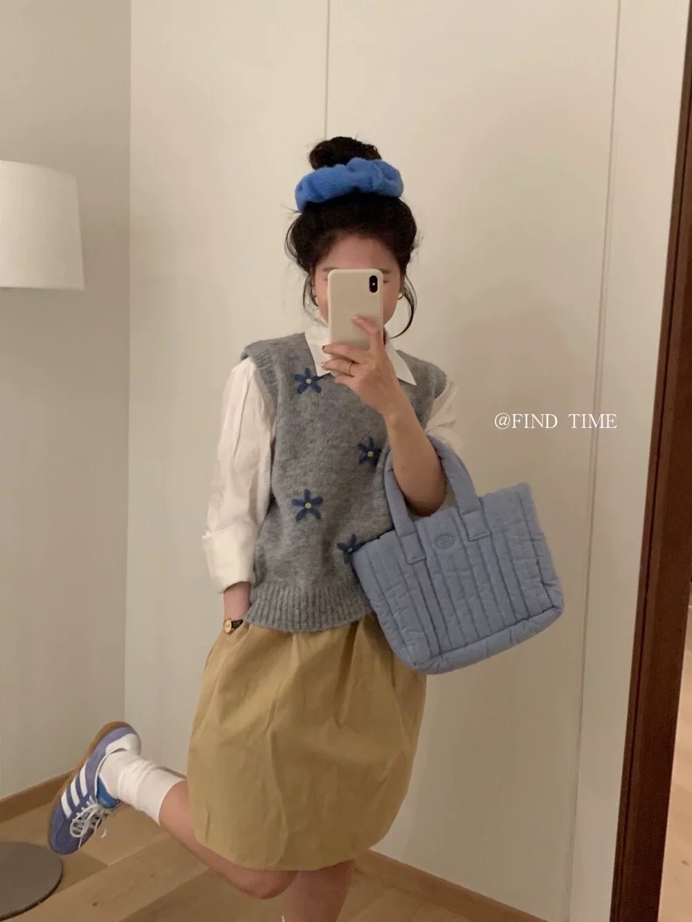 韩系圆领手工刺绣碎花针织马甲女外搭叠穿坎肩设计感显瘦软糯上衣