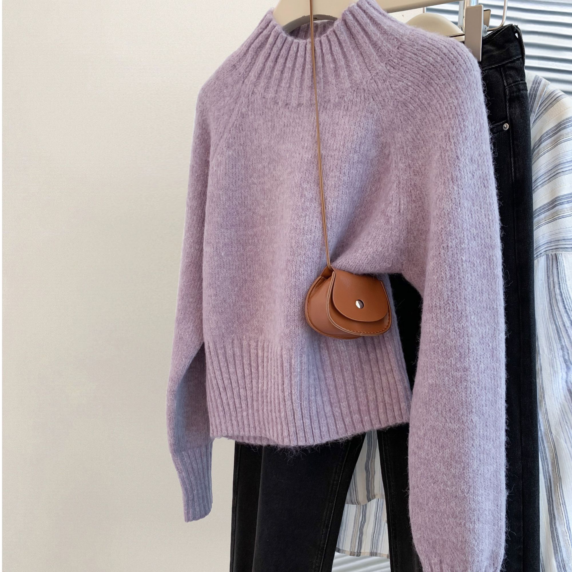 紫色半高领加厚针织毛衣女2025冬短款小个子慵懒内搭欧货套头上衣