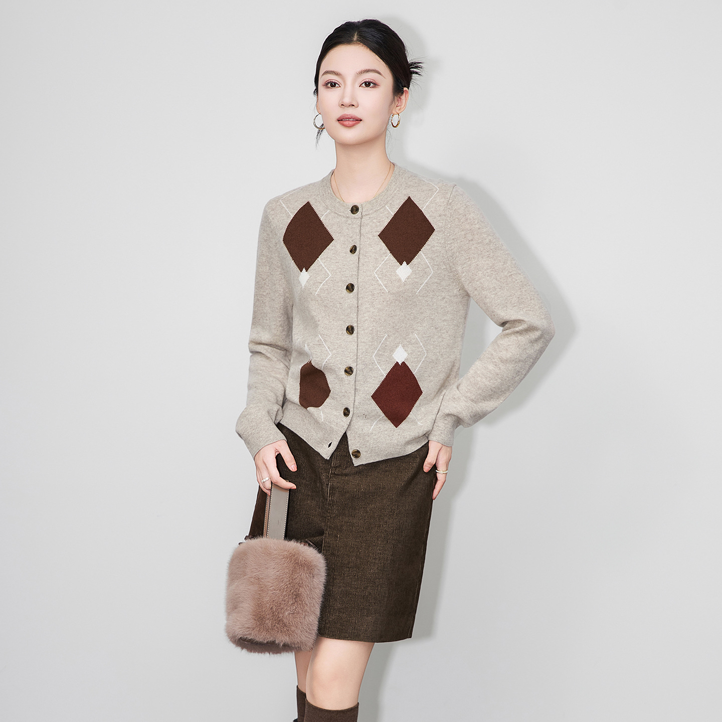 气质100超细美丽诺羊毛复古学院风菱格纹针织开衫长袖短款毛衣女