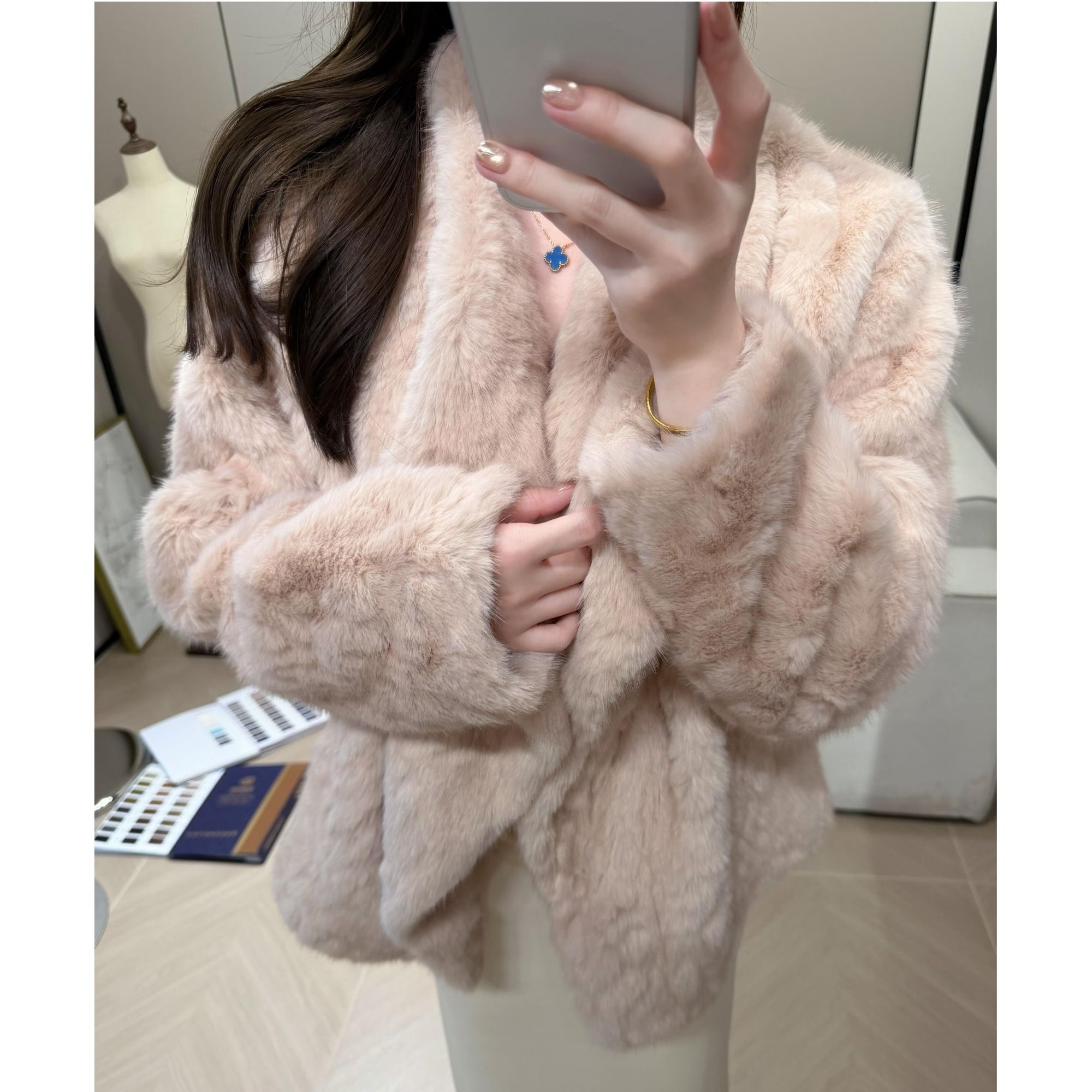 MARIE.COCO氛围感慵懒风皮毛一体外套女冬季新款毛毛绒巨好看上衣