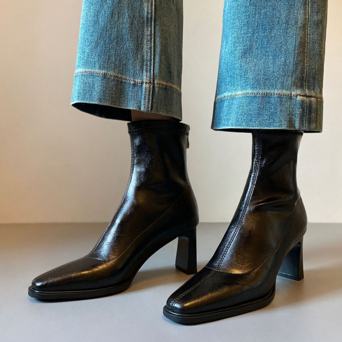 牛皮版~静音跟瘦瘦靴通勤高跟短靴软皮尖头显瘦弹力靴秋冬新款