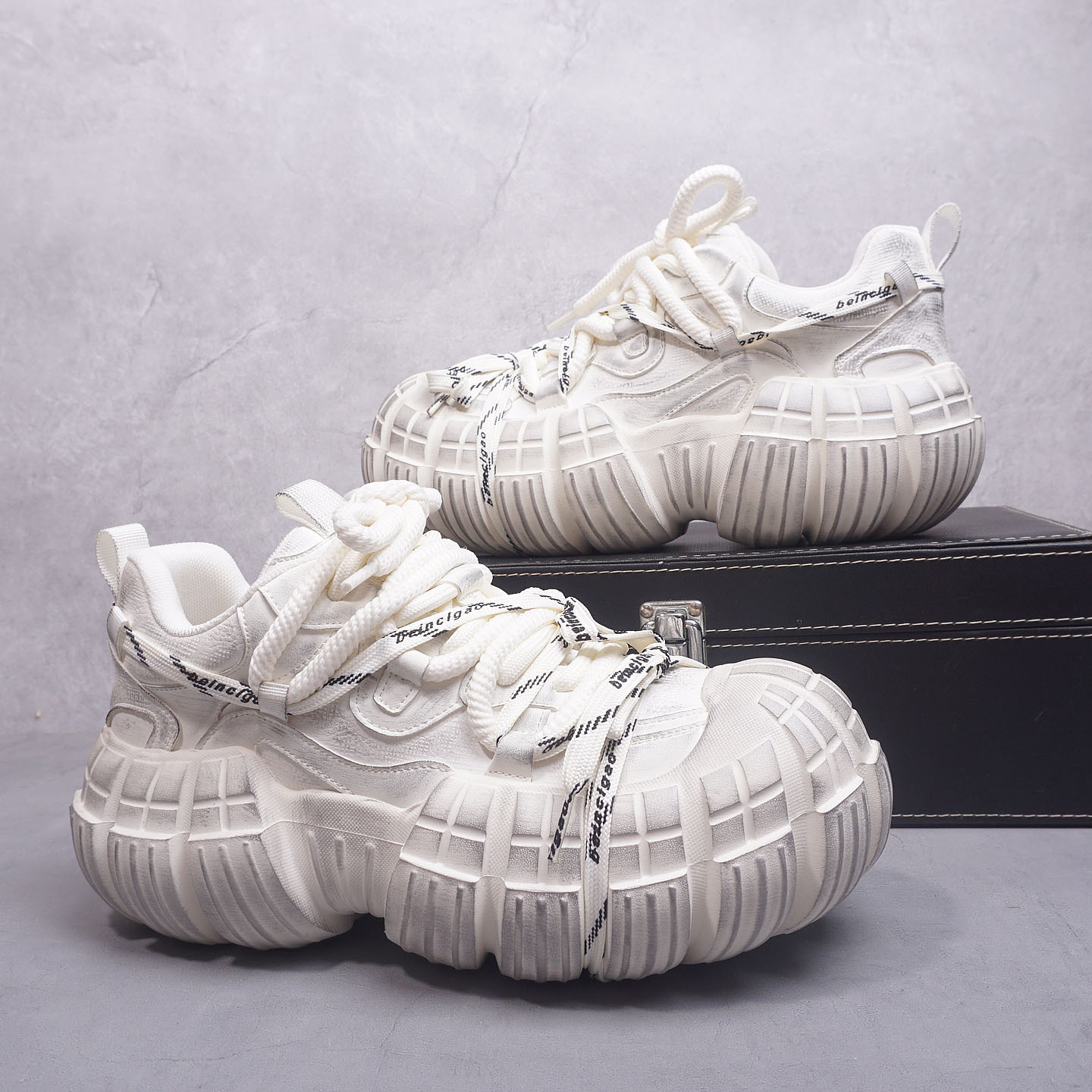 潮牌男鞋小众设计厚底老爹鞋2025秋冬新款复古做旧增高运动休闲鞋