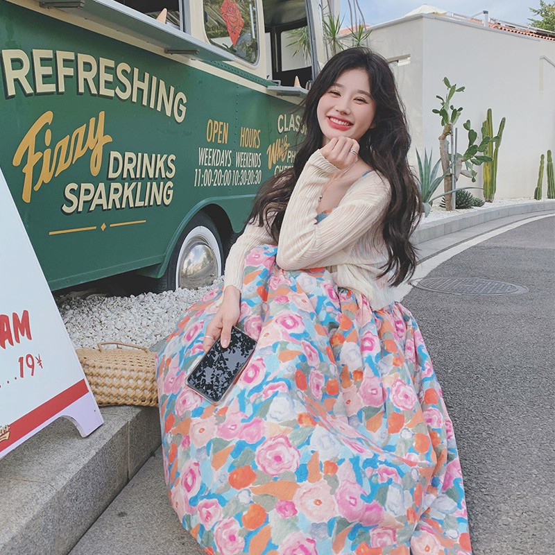 多巴胺碎花吊带裙女夏季2025新款法式绝美海边度假开衫连衣裙套装