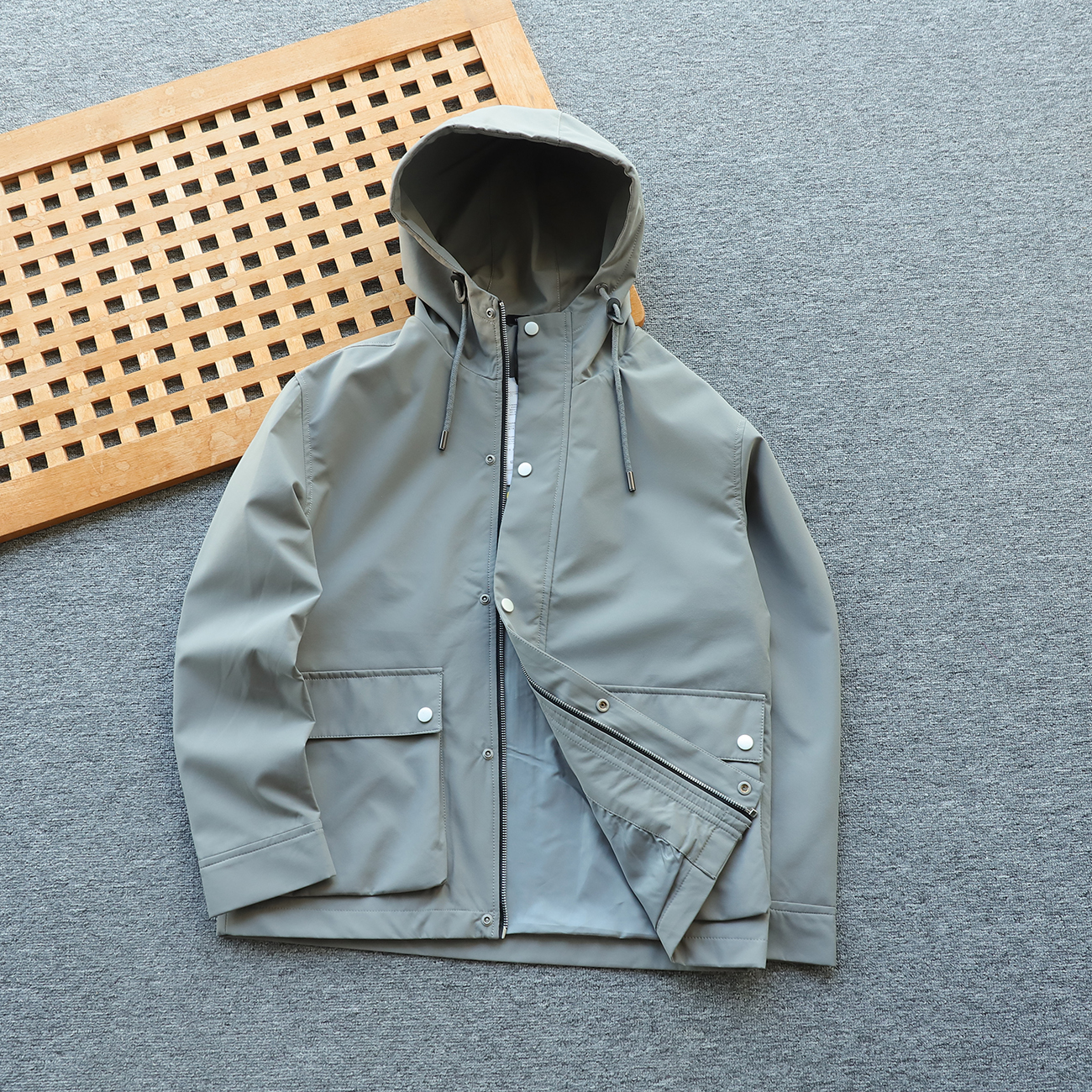 西单户外男女连帽冲锋夹克外套多口袋 防风防水