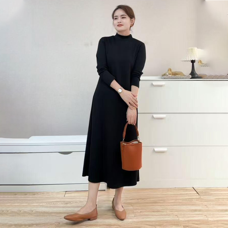 冬款连衣裙女款2025新款爆款极简风打底连衣裙长袖加厚内搭连衣裙