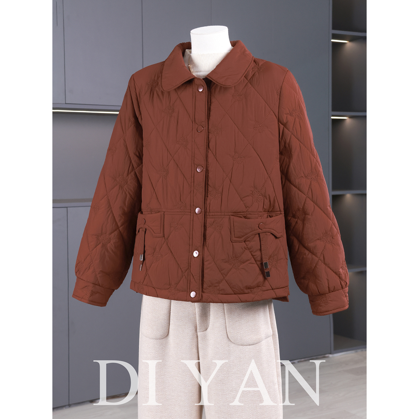 时尚洋气妈妈装夹棉外套秋冬款纯色翻领上衣中老年女冬装羽绒棉服