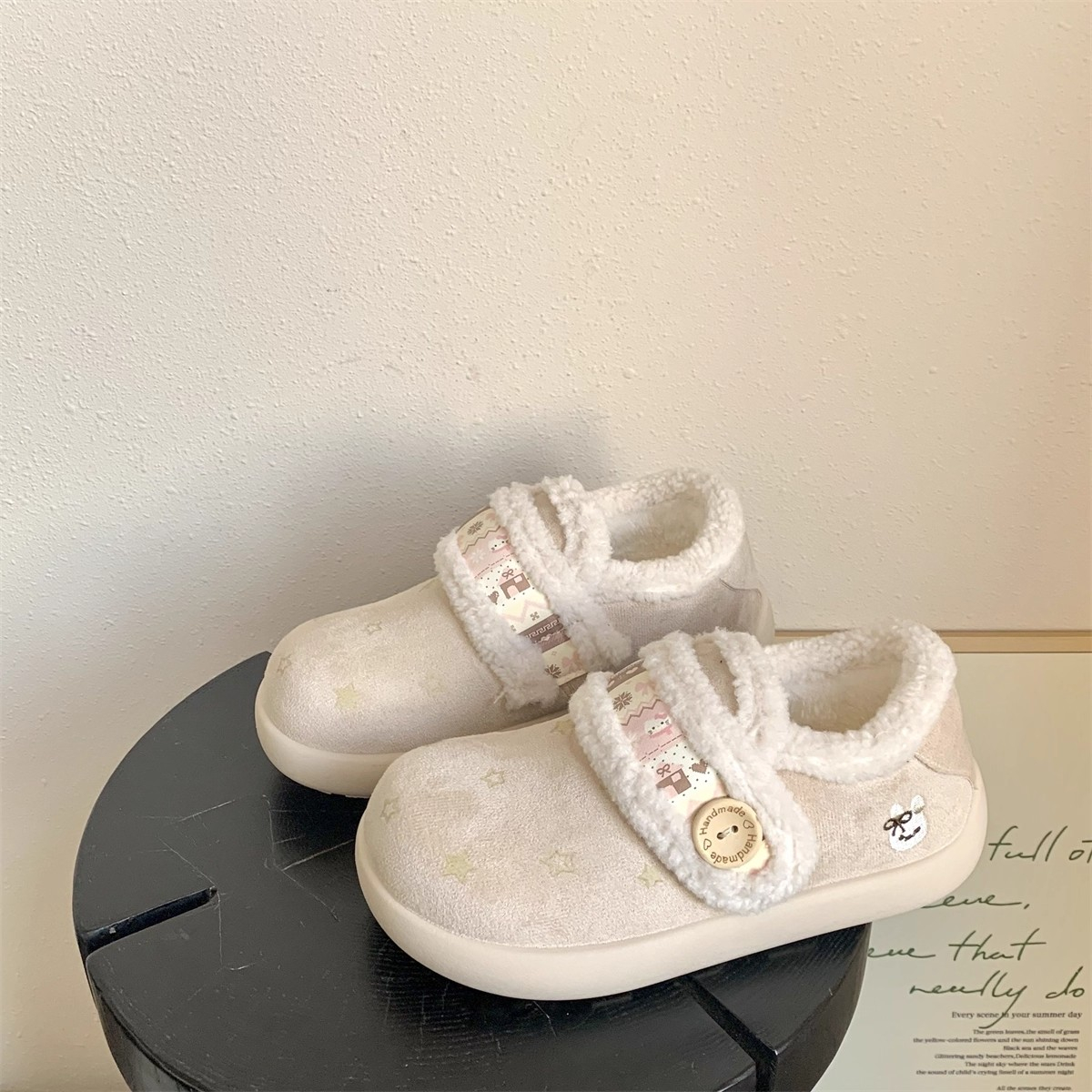 加绒勃肯鞋女2025冬季新款魔术贴卡通可爱学生保暖棉鞋毛绒大头鞋