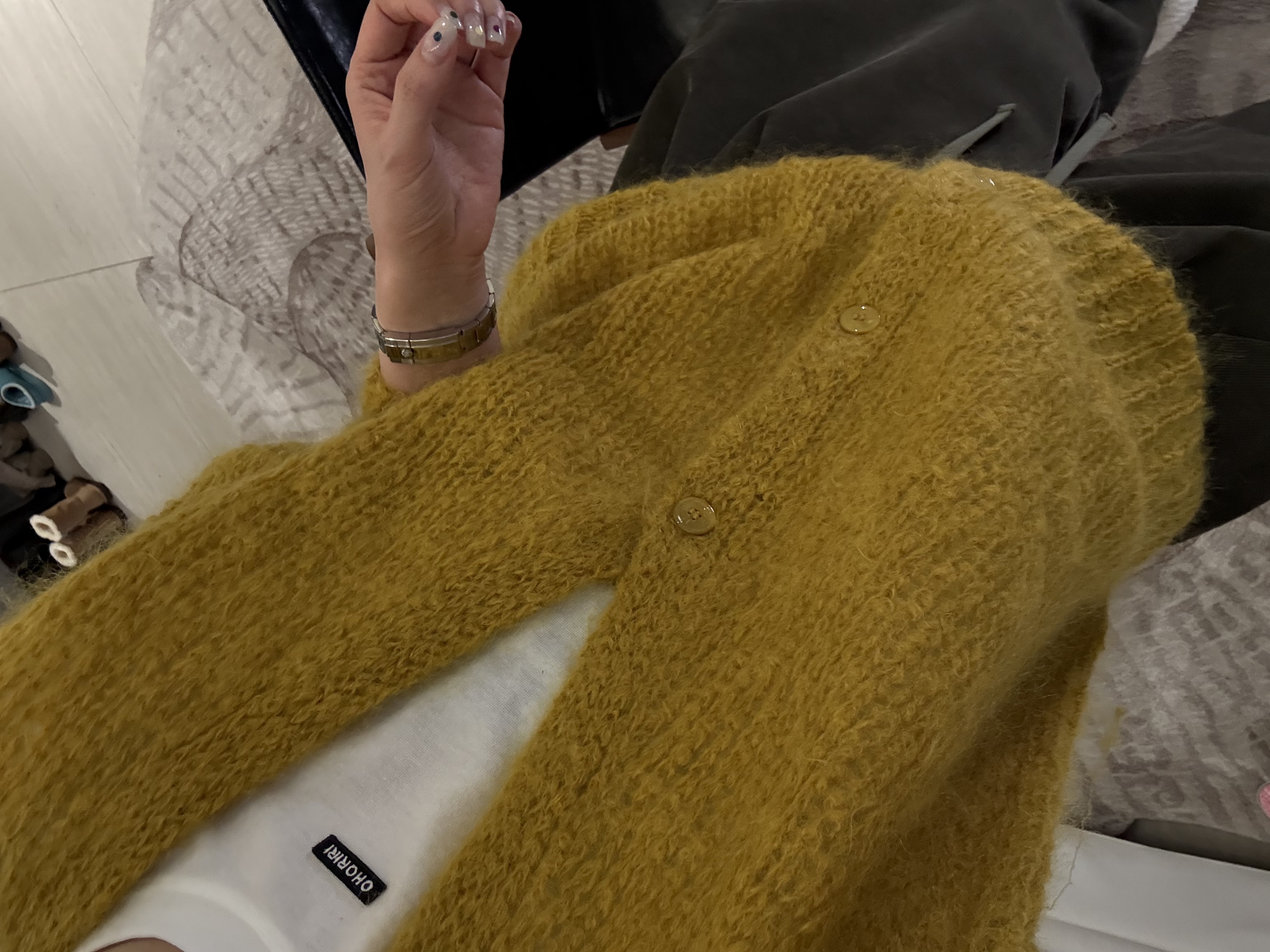 琥珀色高比例马海毛V领开衫毛衣  J25MY825