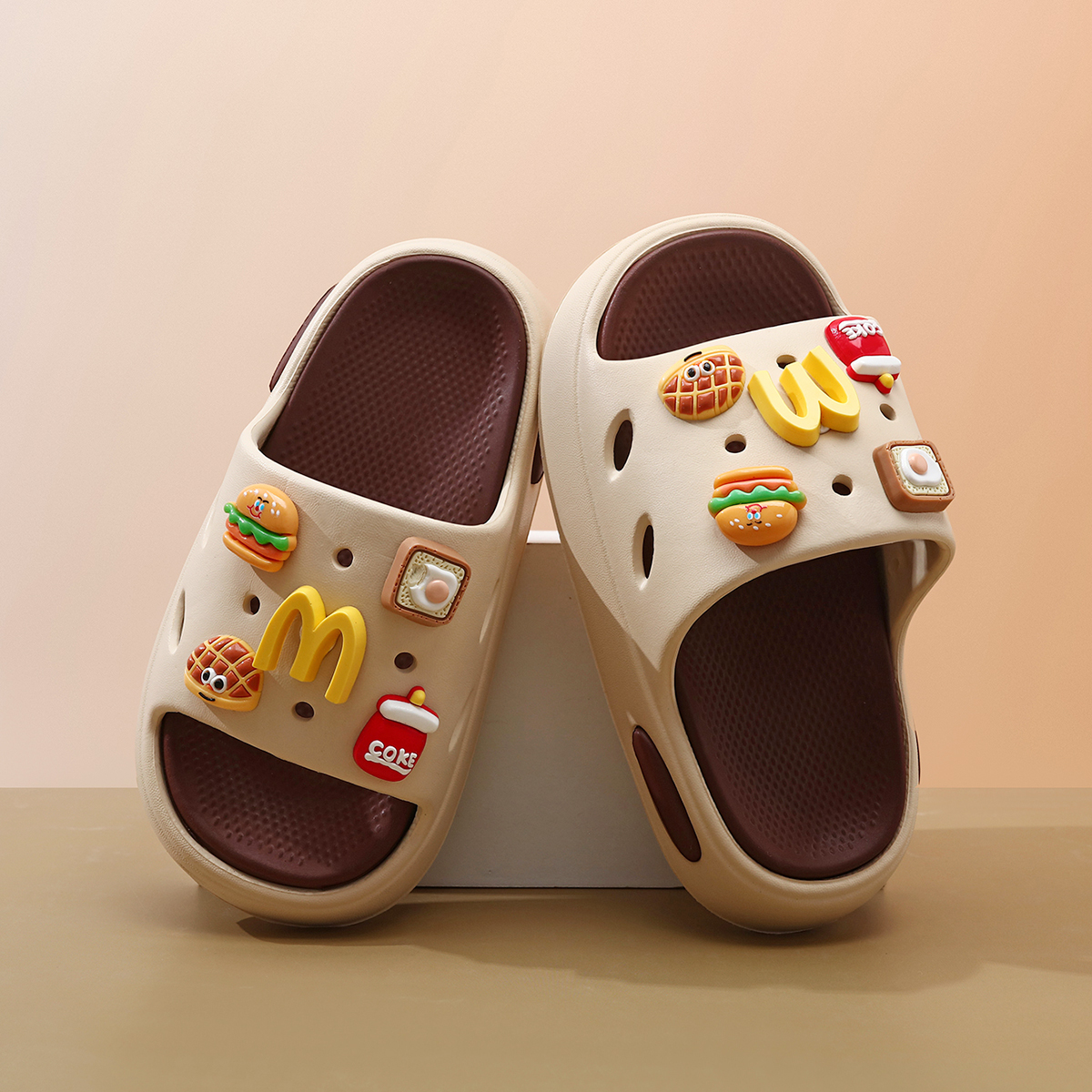 儿童拖鞋卡通新款男童宝宝浴室洗澡防滑女童凉拖鞋室内中大童居家