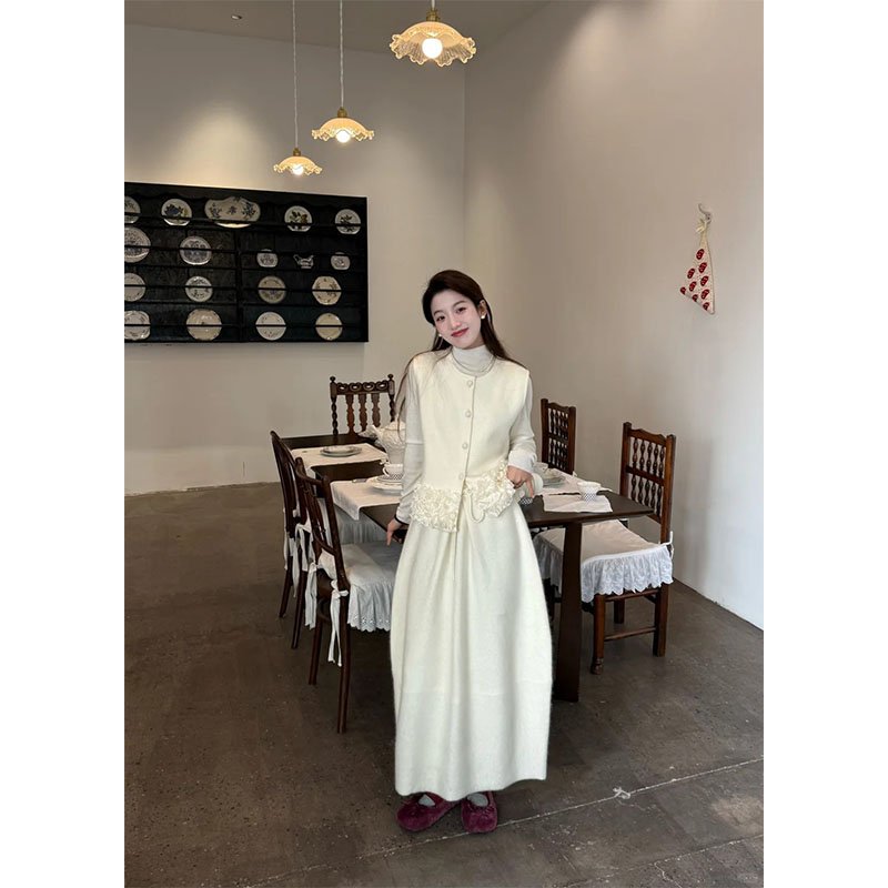 秋冬新款小众拼接花边马甲碎花下摆设计气质风上衣百搭高腰半身裙