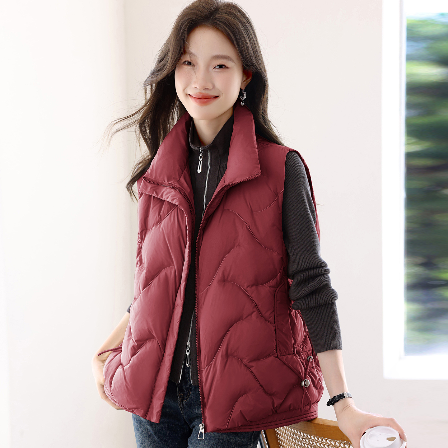 羽绒马甲女秋冬季外穿短款2025新款时尚洋气轻薄羽绒内胆背心坎肩